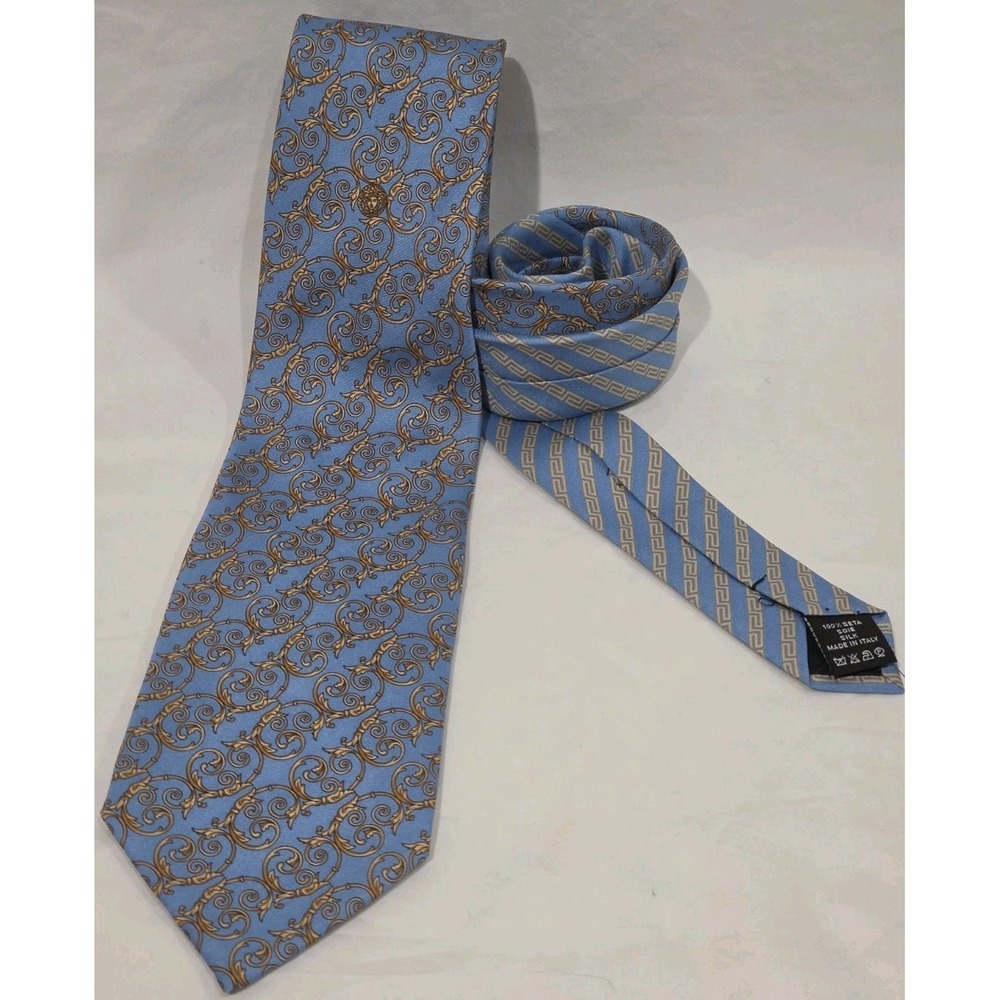 Vintage Versace Medusa Head Light Blue Barpque Tie 100% Pure‎ Silk Blue in Italy
